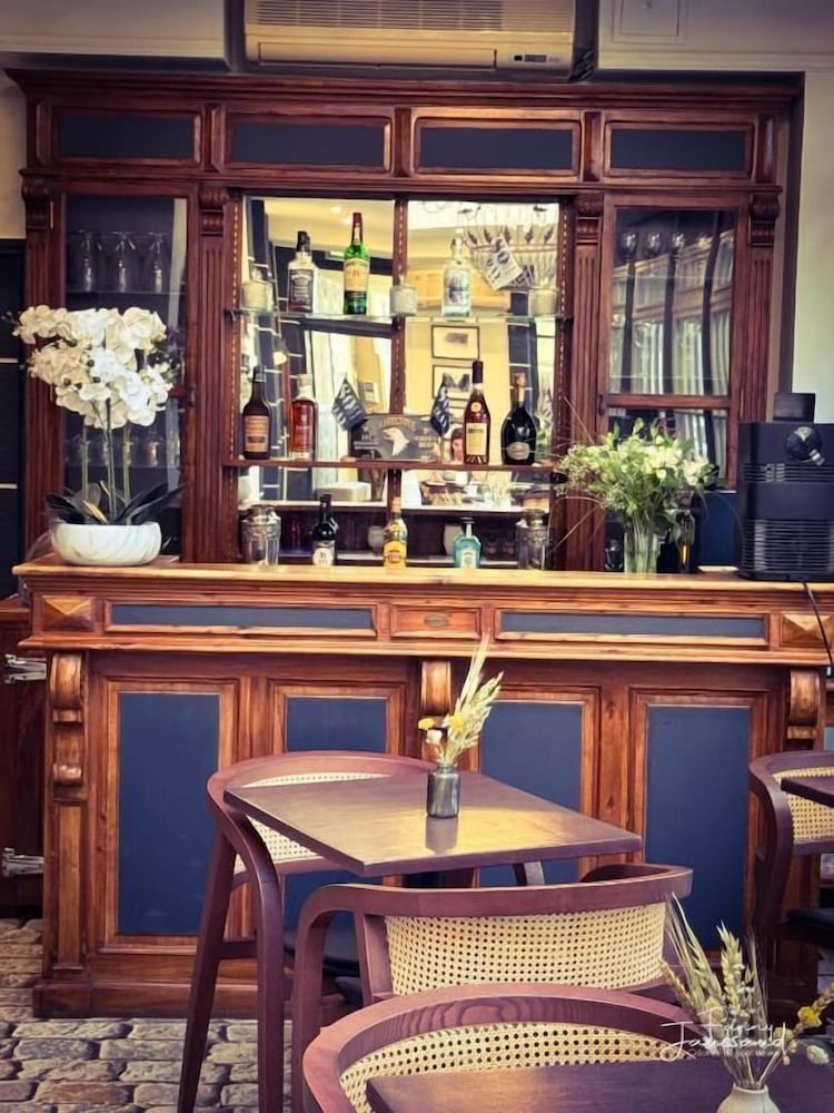 Churchill Hotel Bayeux 33/50