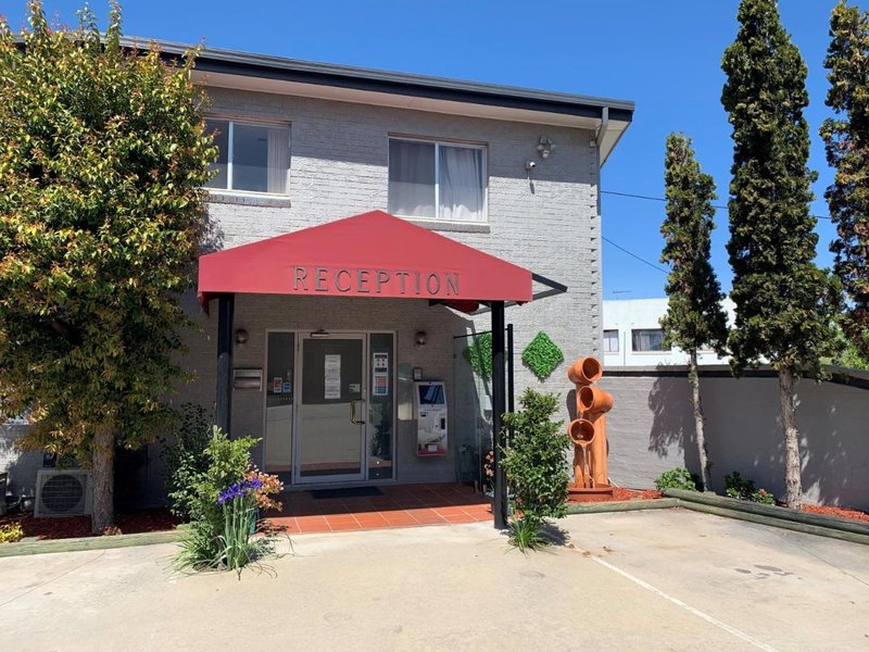 Crest Motor Inn 2/39
