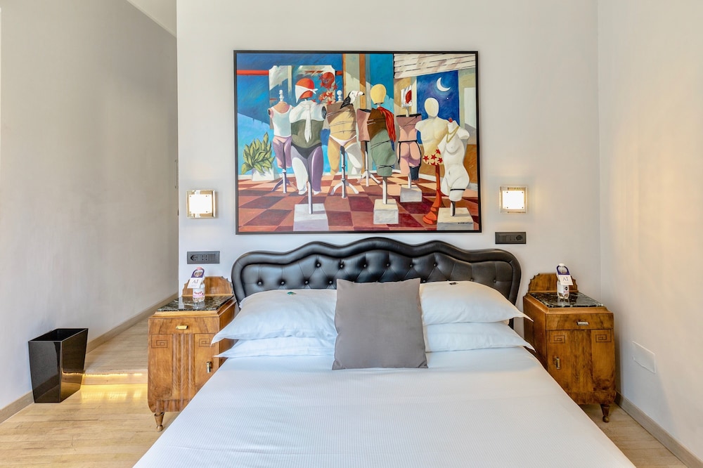 Aiello Rooms 23/37