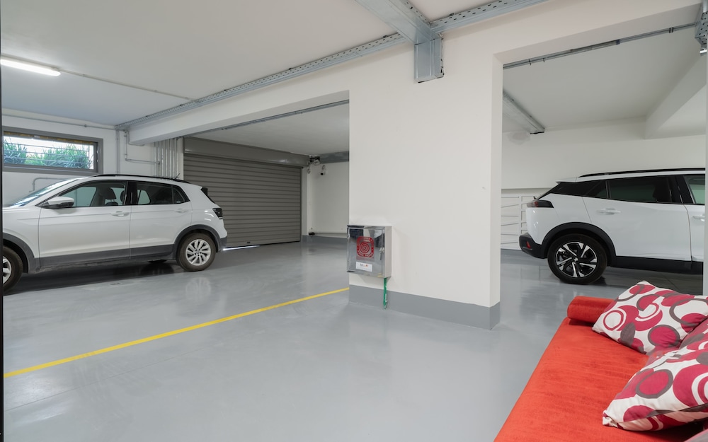 Athens Hill Luxury Apartments 56/64