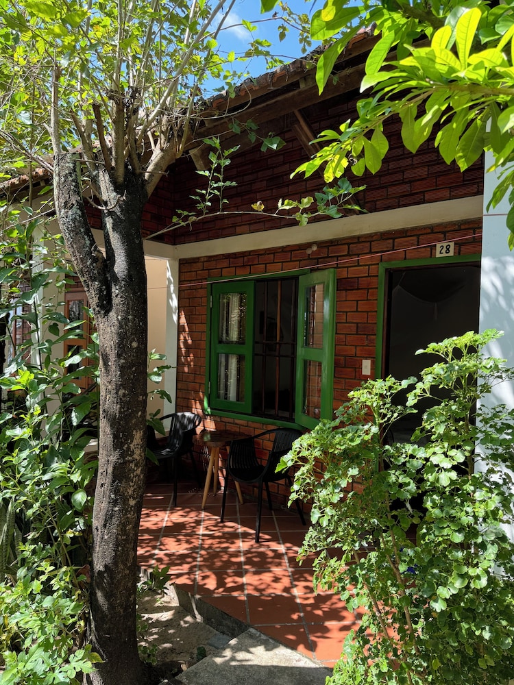 Phu Quoc Kim - Bungalow On The Beach 11/72