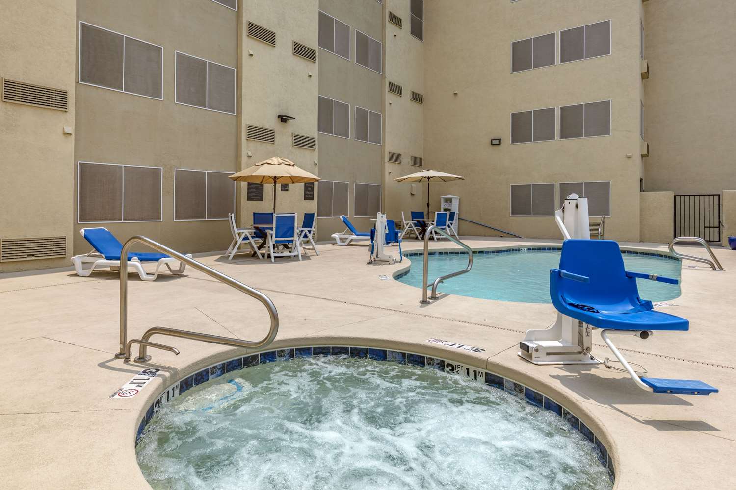 Comfort Inn and Suites Albuquerque Downtown 17/17