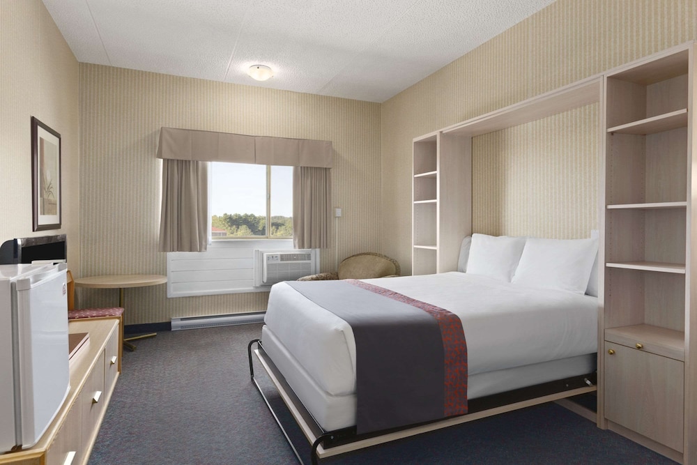 Days Inn by Wyndham Bridgewater Conference Center 13/40