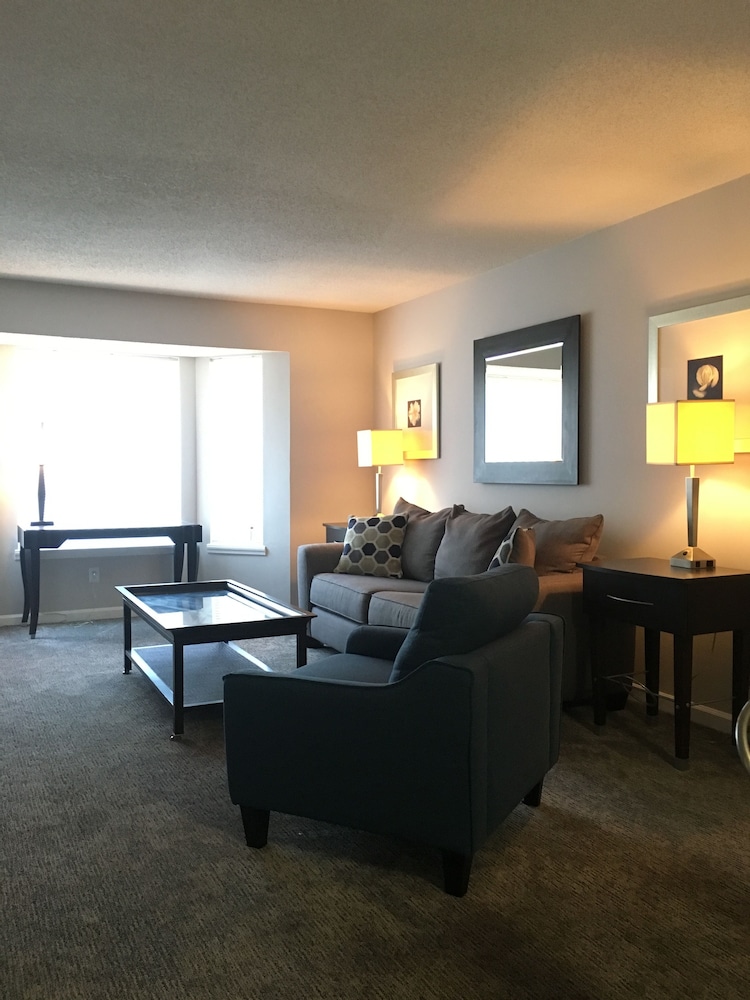 Ambassador Inn 33/56