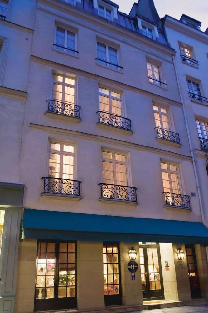 HOTEL DES DEUX-ILES 1/45