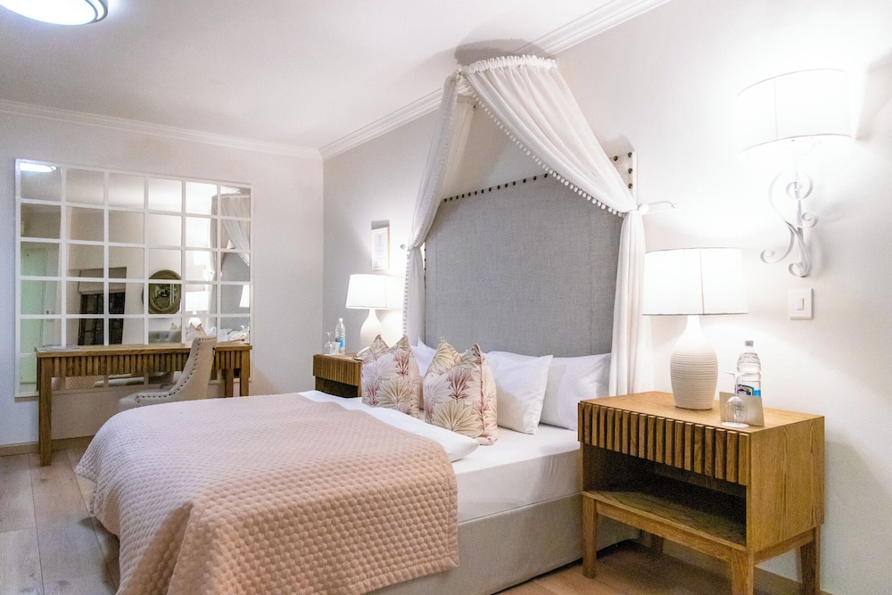 COMFORT, TWIN BEDS