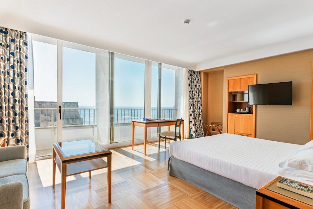 DELUXE, DOUBLE BED, SEA VIEW