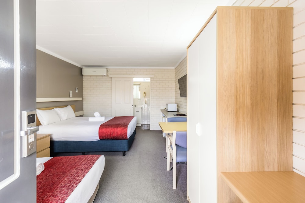 Wanderlight Motor Inn 37/68