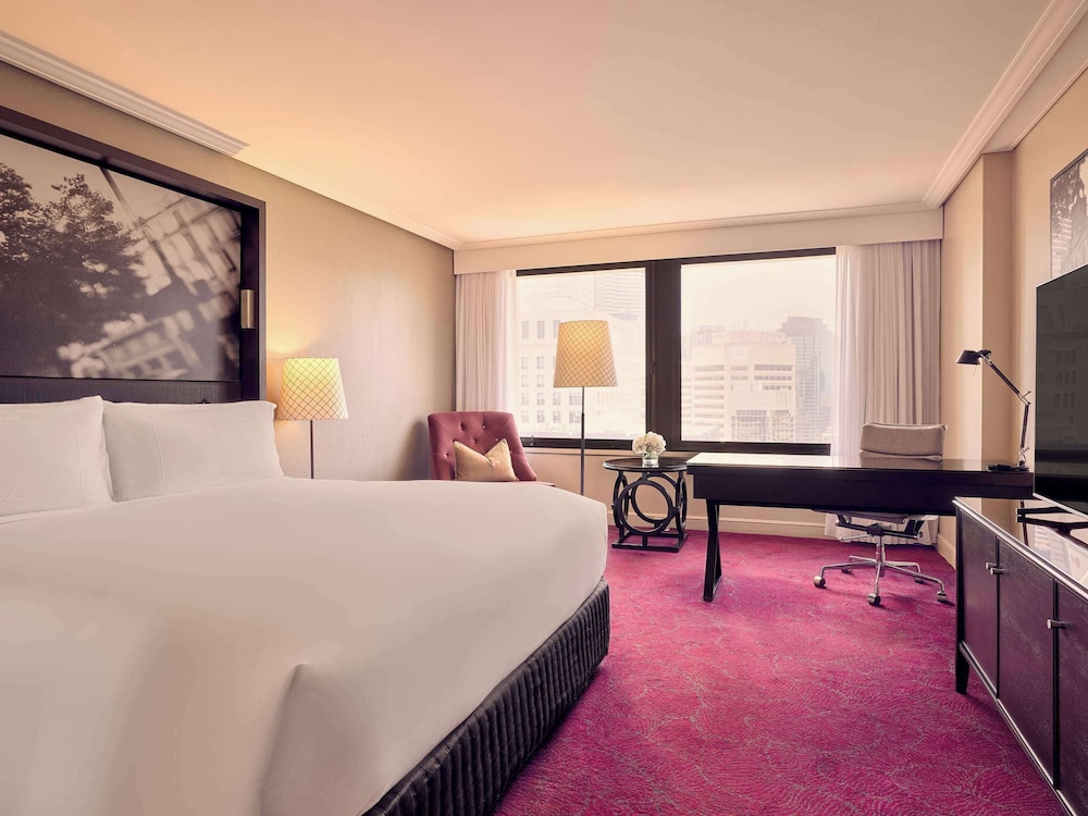 LUXURY, KING BED, CITY VIEW, HIGH FLOOR