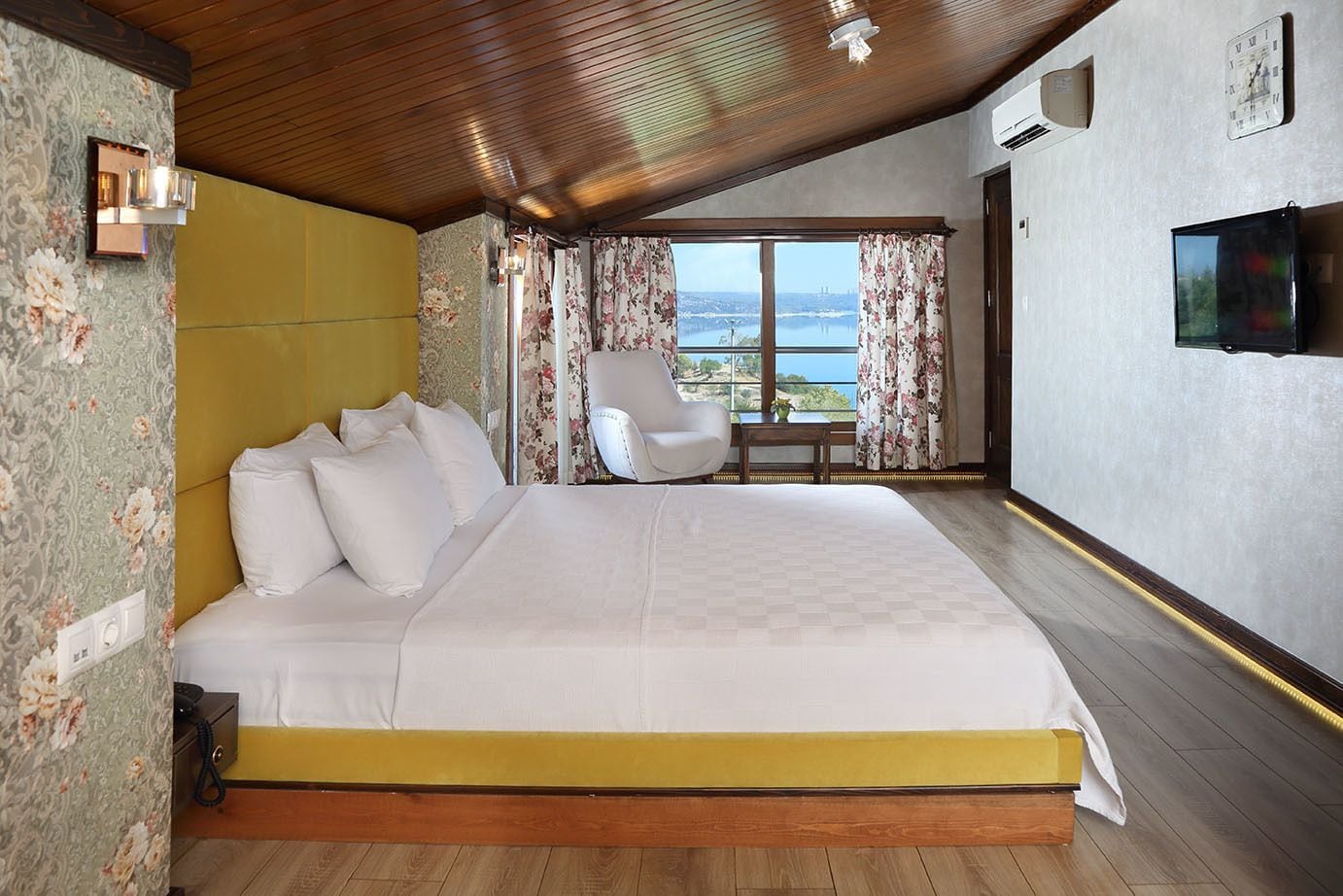 1 BEDROOM, SUITE, DOUBLE BED