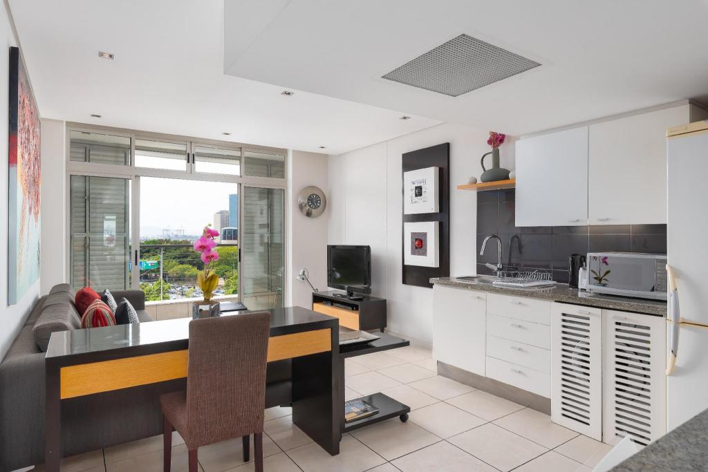 Harbouredge Suites By Totalstay 2/94