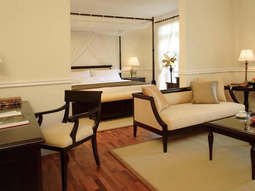 CAMERON HIGHLANDS RESORT 55/74