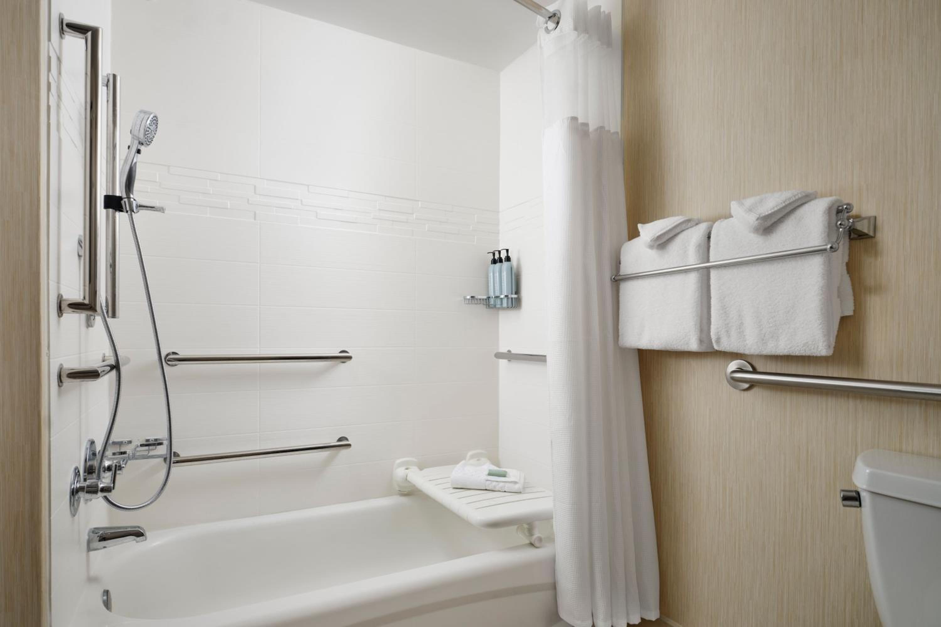 جناح بسريرين كوين بغرفتي نوم مع أريكة، Residence Inn by Marriott Philadelphia Conshohocken 6/6