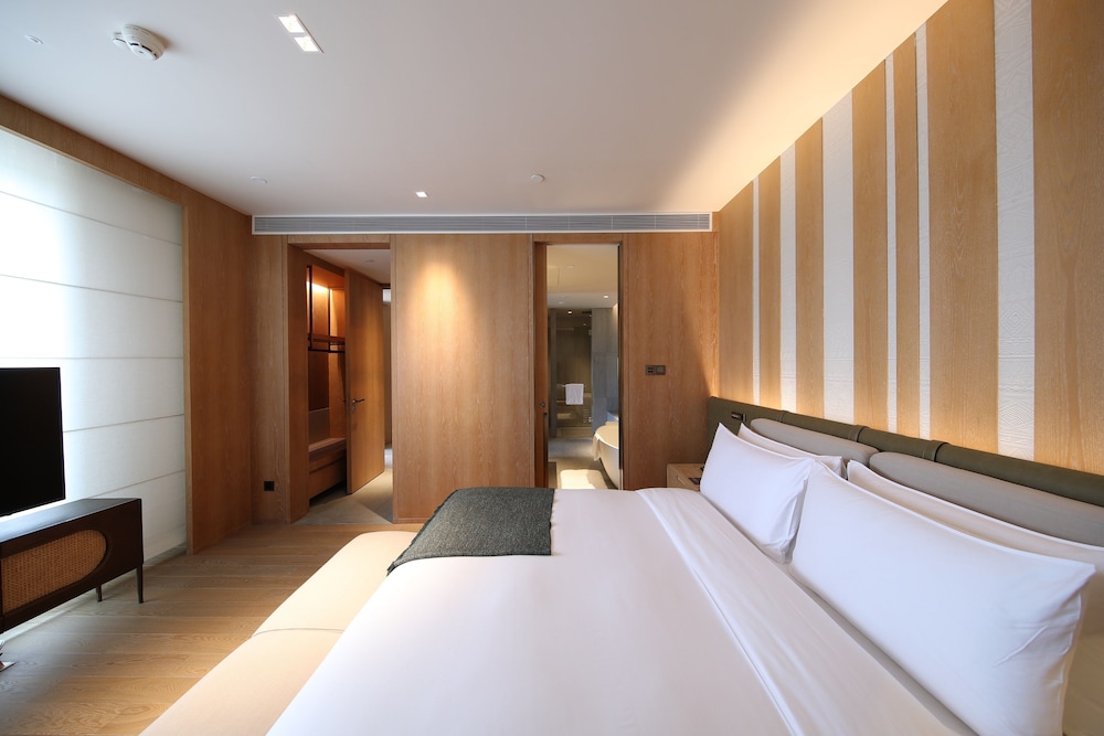 Joyze Hotel Xiamen Curio Collection By Hilton 10/38
