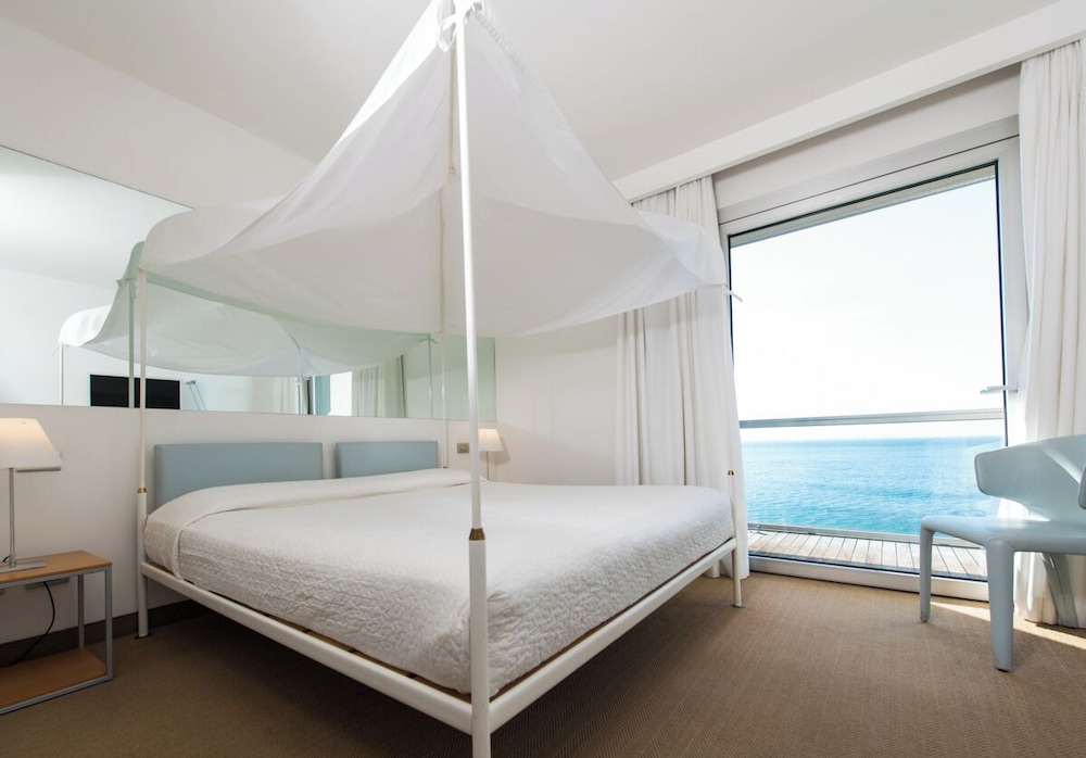 Miramare Hotel 25/72