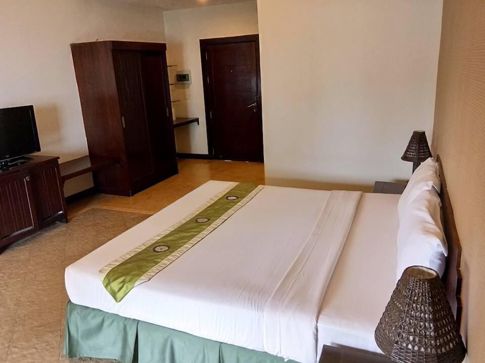 Golden Pine Beach Resort and Spa 9/61