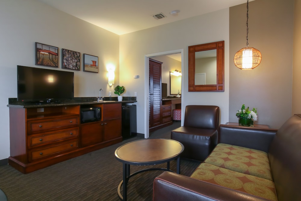 Oxford Suites Pismo Beach 20/35
