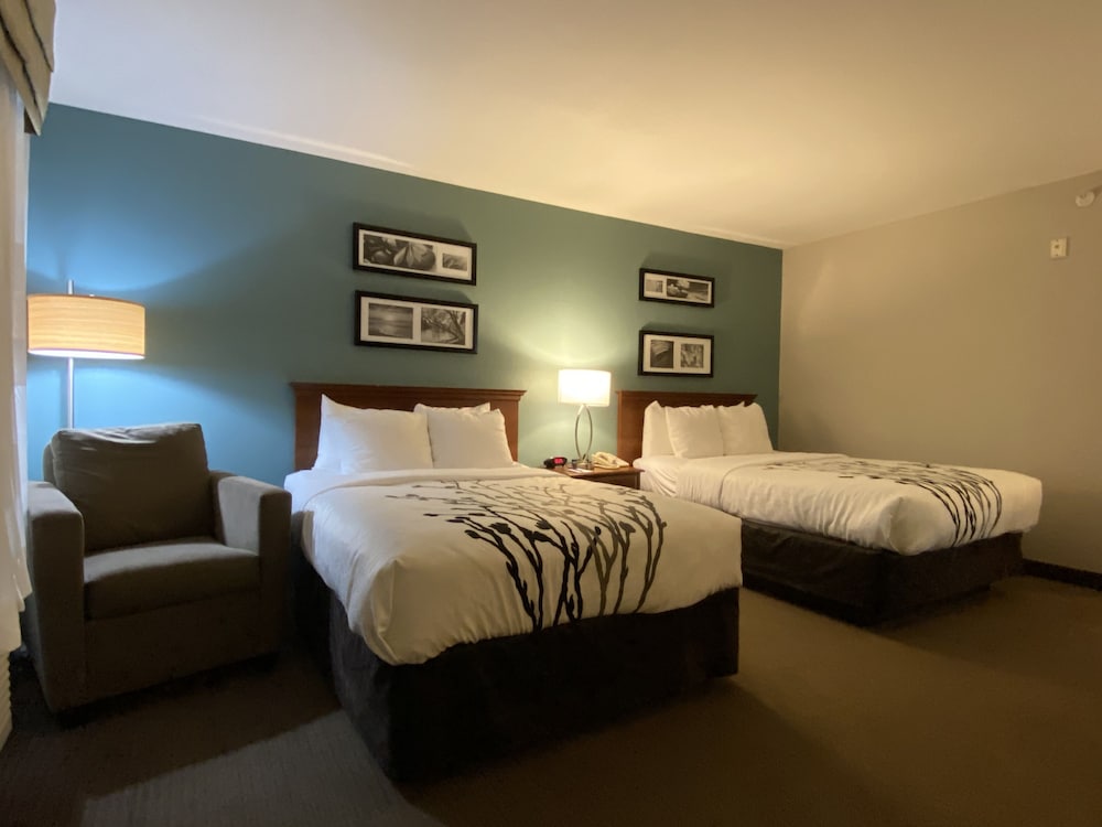 Sleep Inn & Suites Hays I-70 23/59
