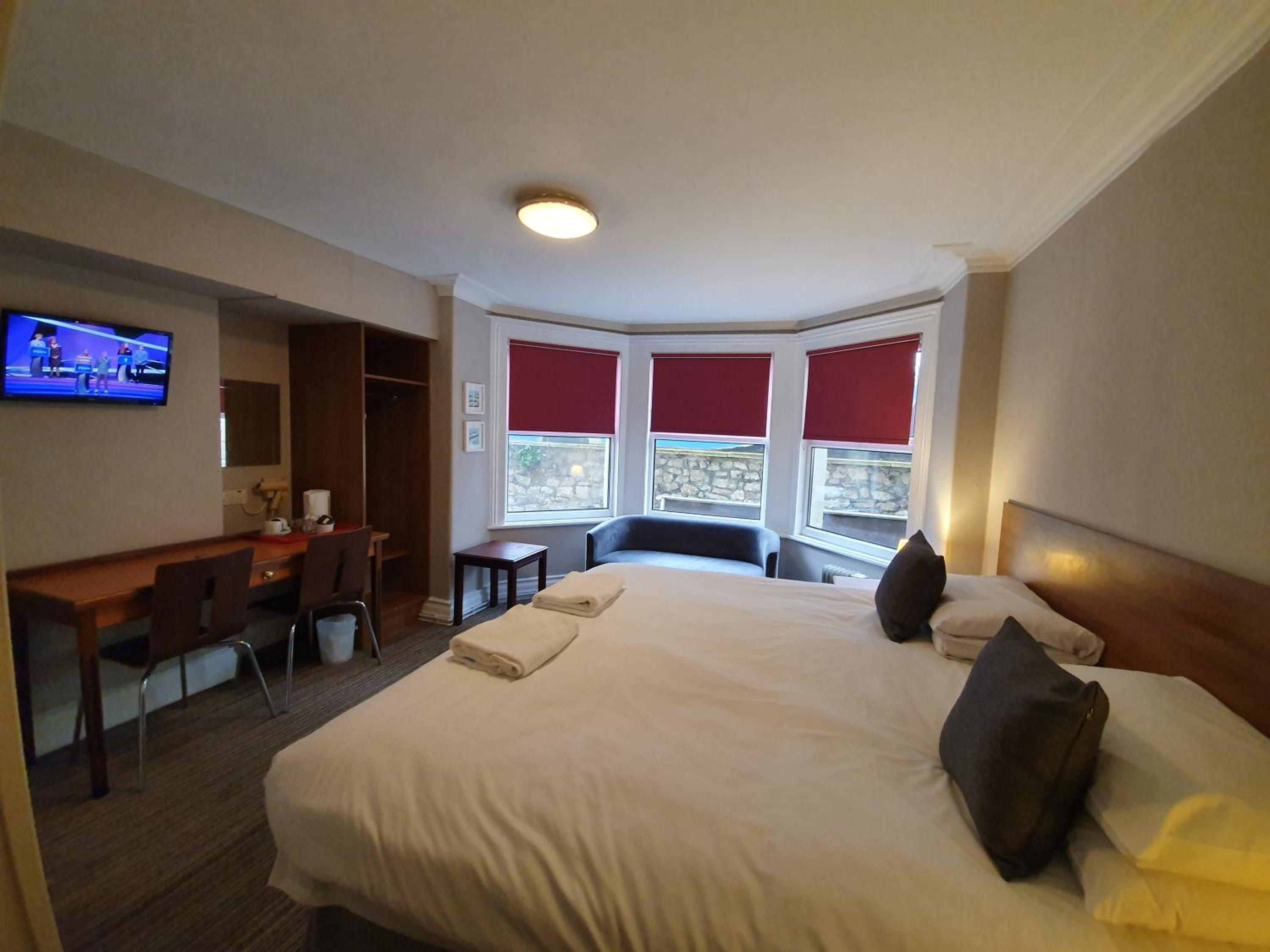 Semi Basement, Double Bed، The York Hotel 9/10