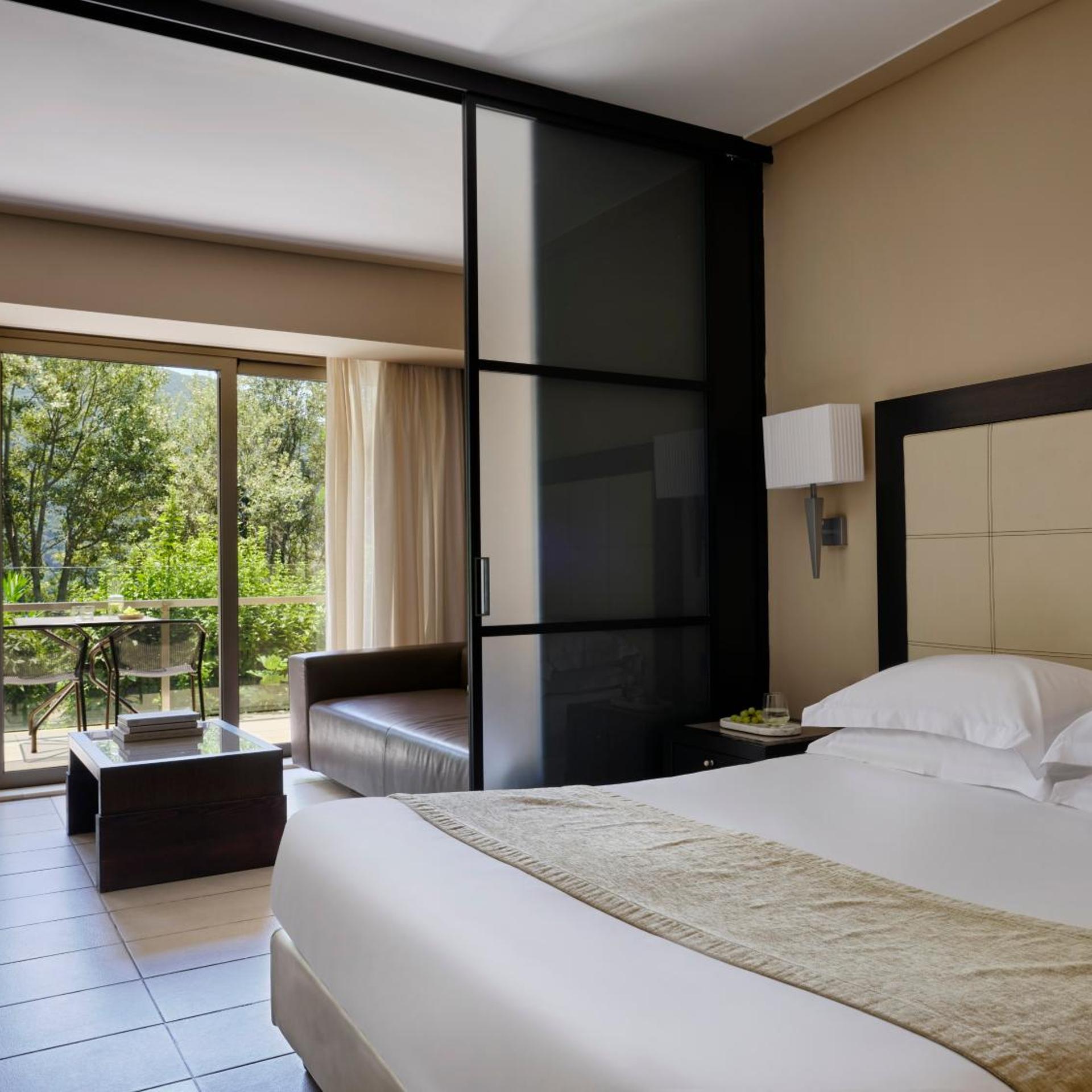 Superior, Double Bed, Inland View