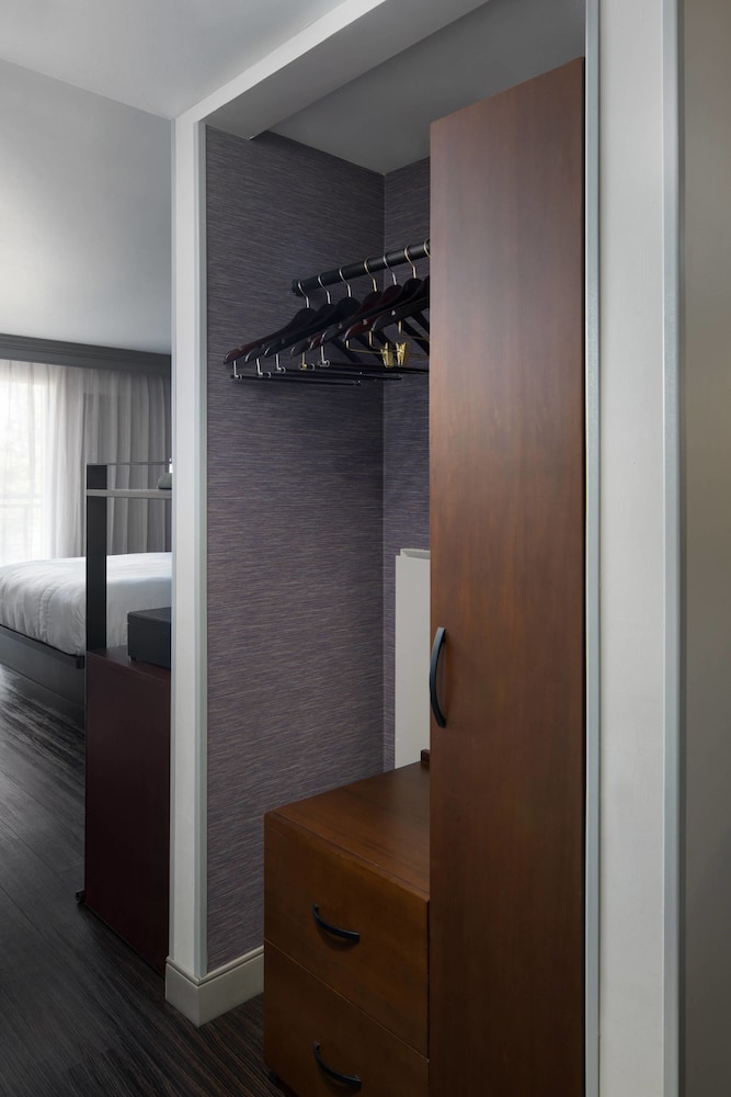 Visalia Marriott at the Convention Center 8/42