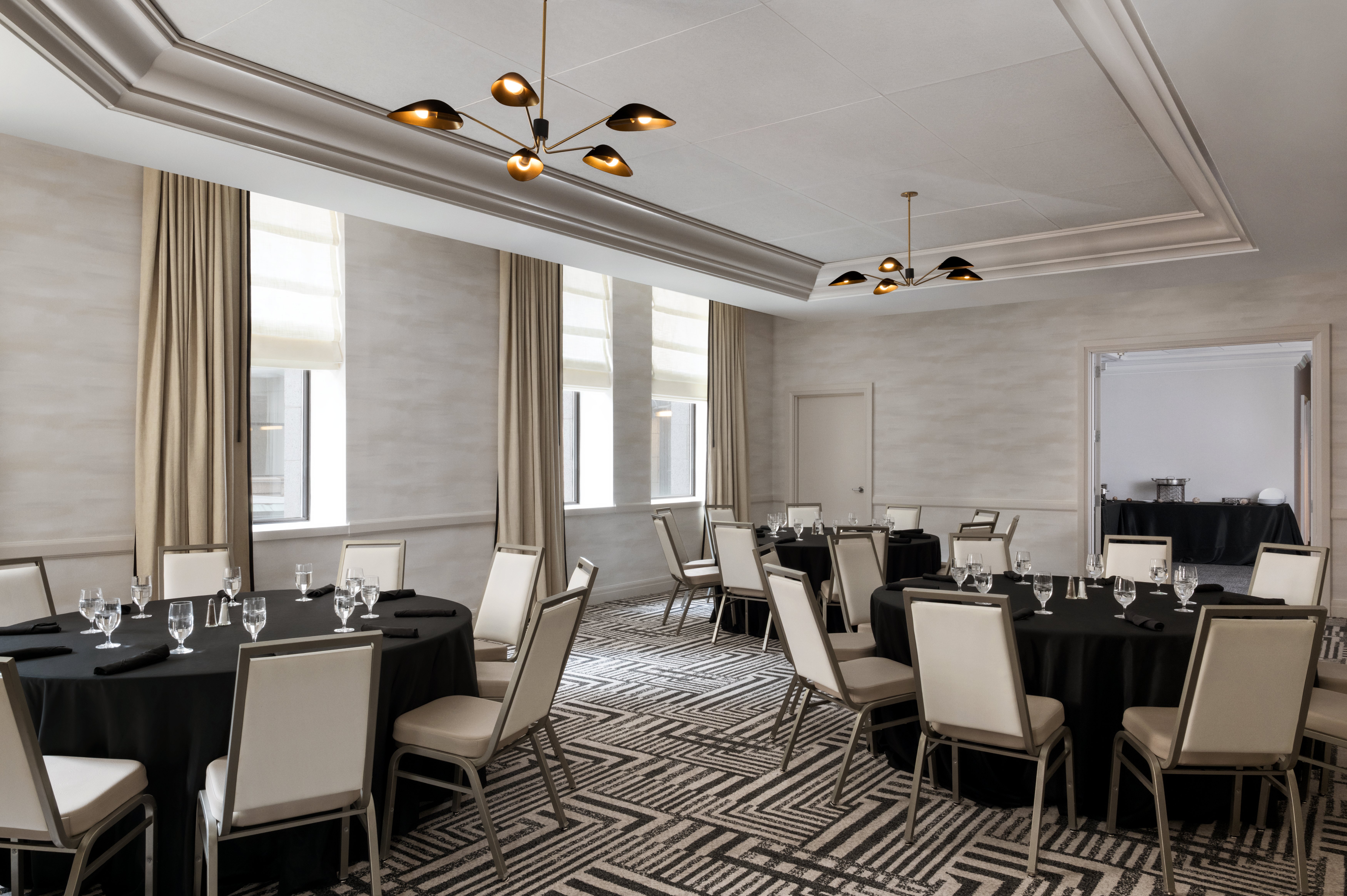 Kimpton Hotel Monaco Baltimore Inner Harbor 75/82