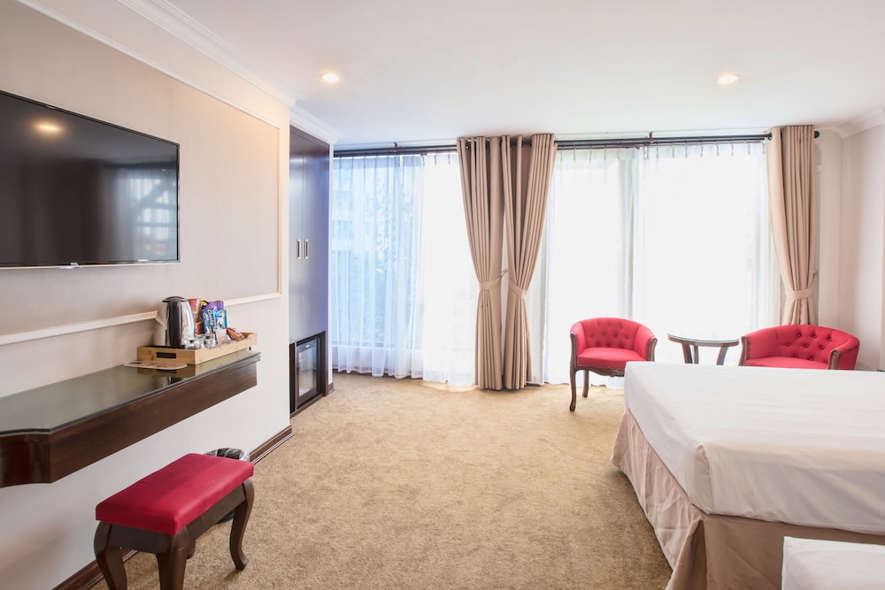 Dinh Ami Hanoi Hotel 20/63