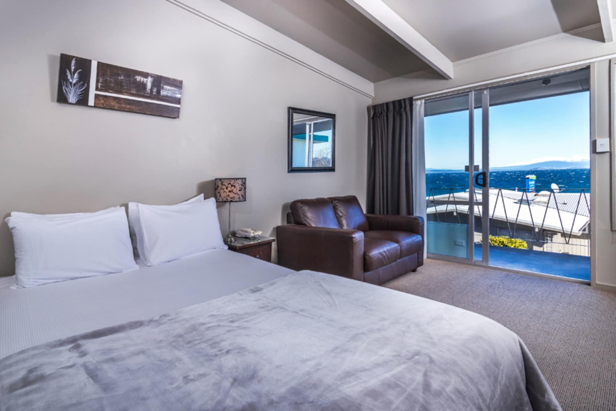 1 BEDROOM, UPSTAIRS, WITH VIEW