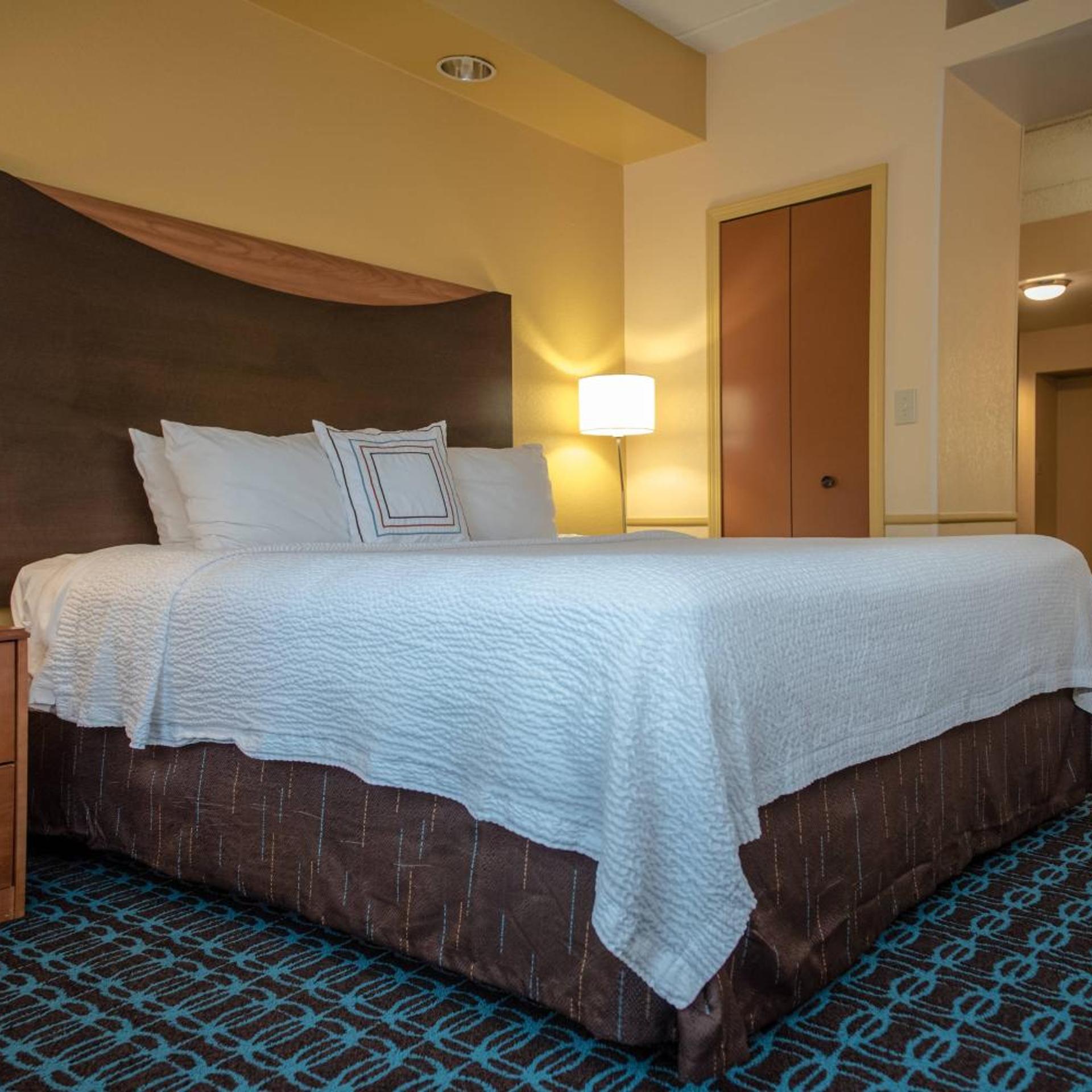 Suite, King Bed, Sofa