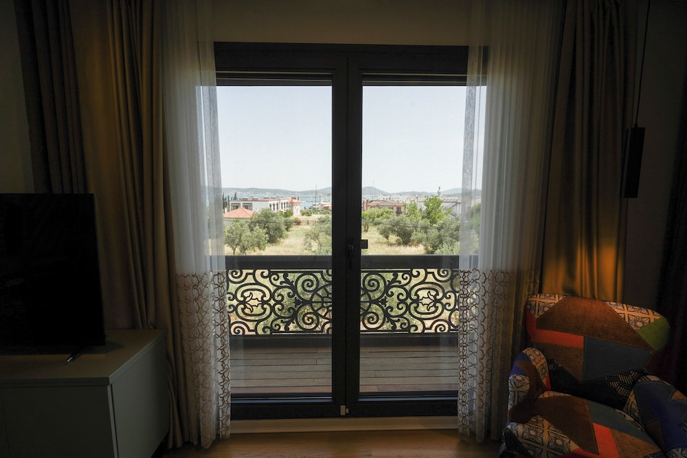 Cunda Eye +16 Adult Only 34/50
