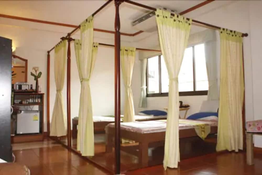 Bunjongburi Hotel 22/50