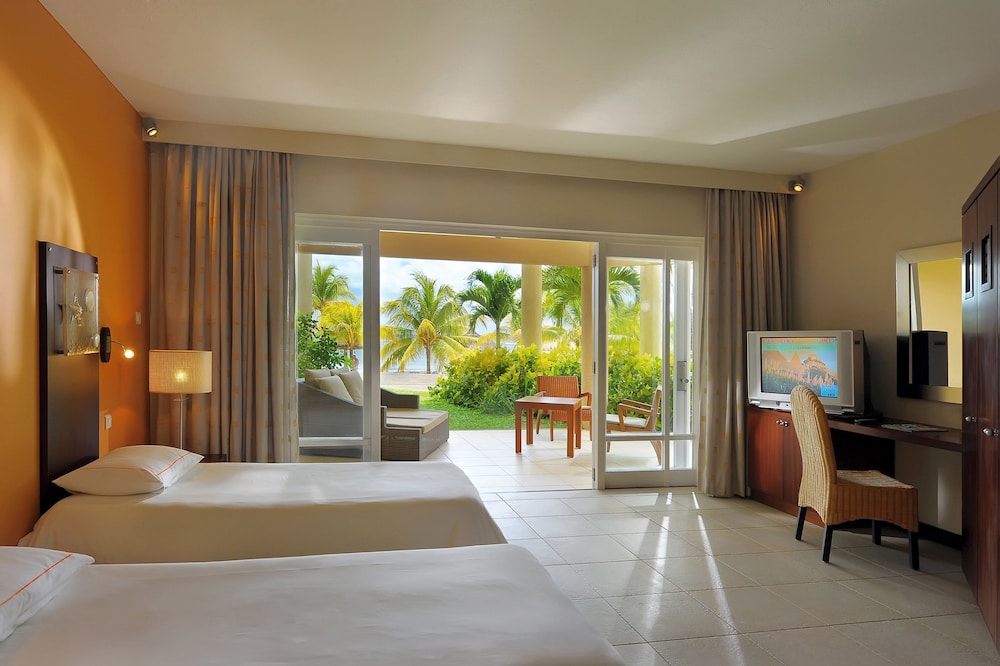 Victoria Beachcomber Resort and Spa 20/54