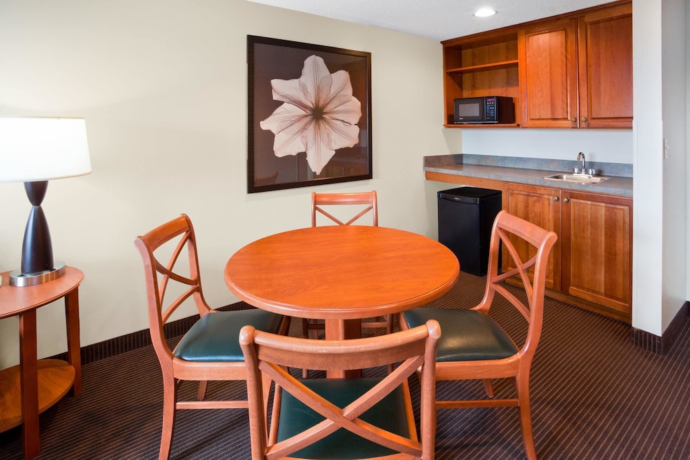 Americinn By Wyndham Chanhassen 36/47