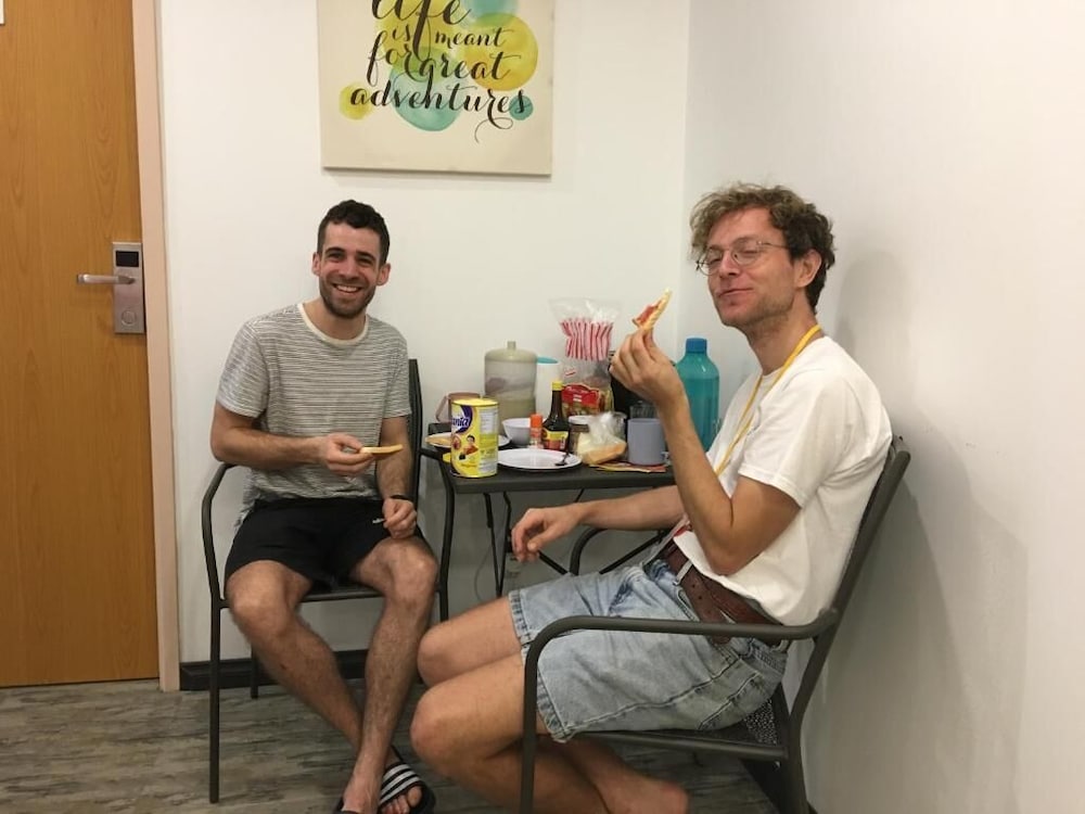 Signel Hostel 7/48