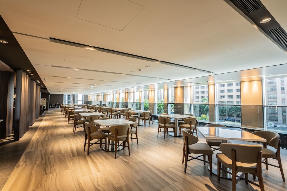 Jin Shi Hu Hotel 24/35