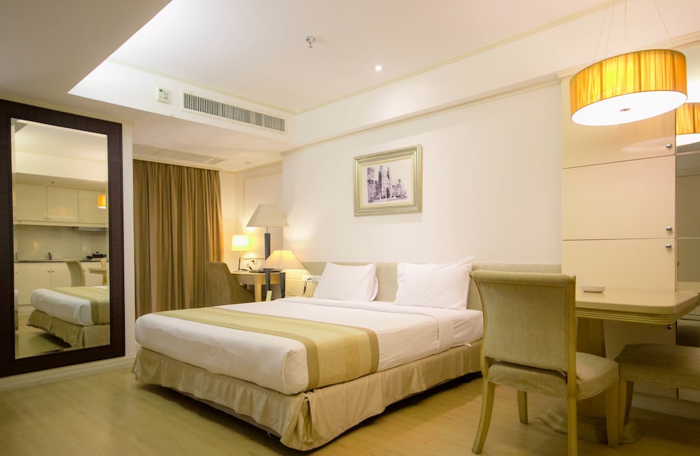 Hope Land Hotel Sukhumvit 24 12/54