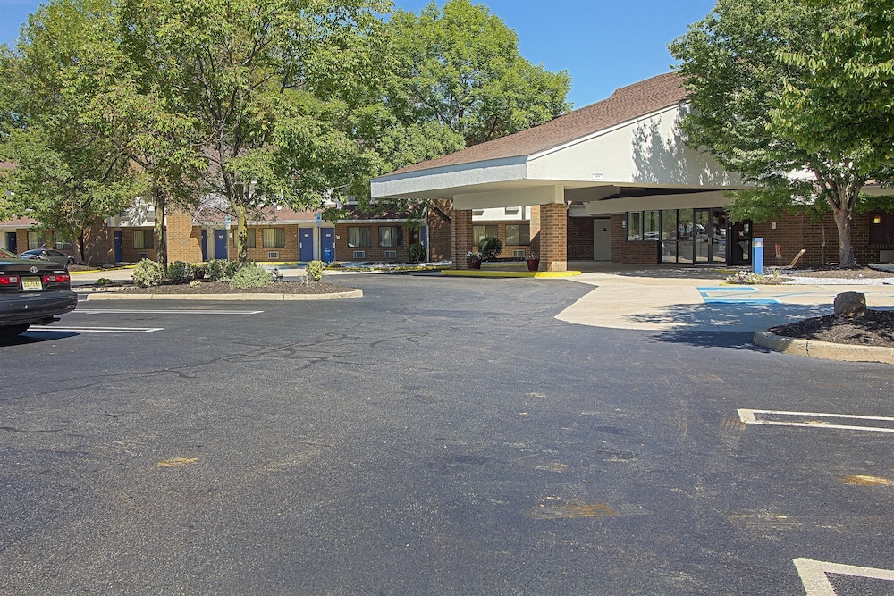 Motel6 East Brunswick, NJ 20/25