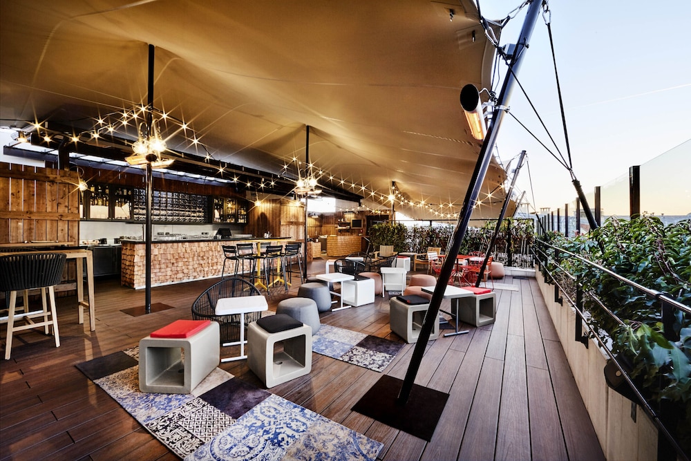 Generator Hostel Paris 63/74