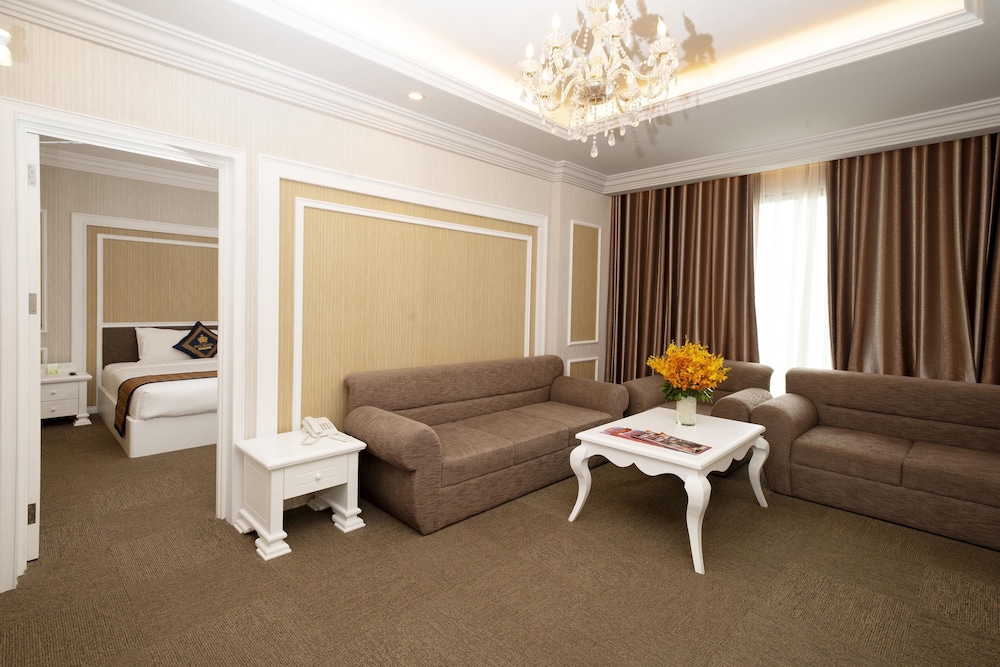 Rex Hotel 38/66
