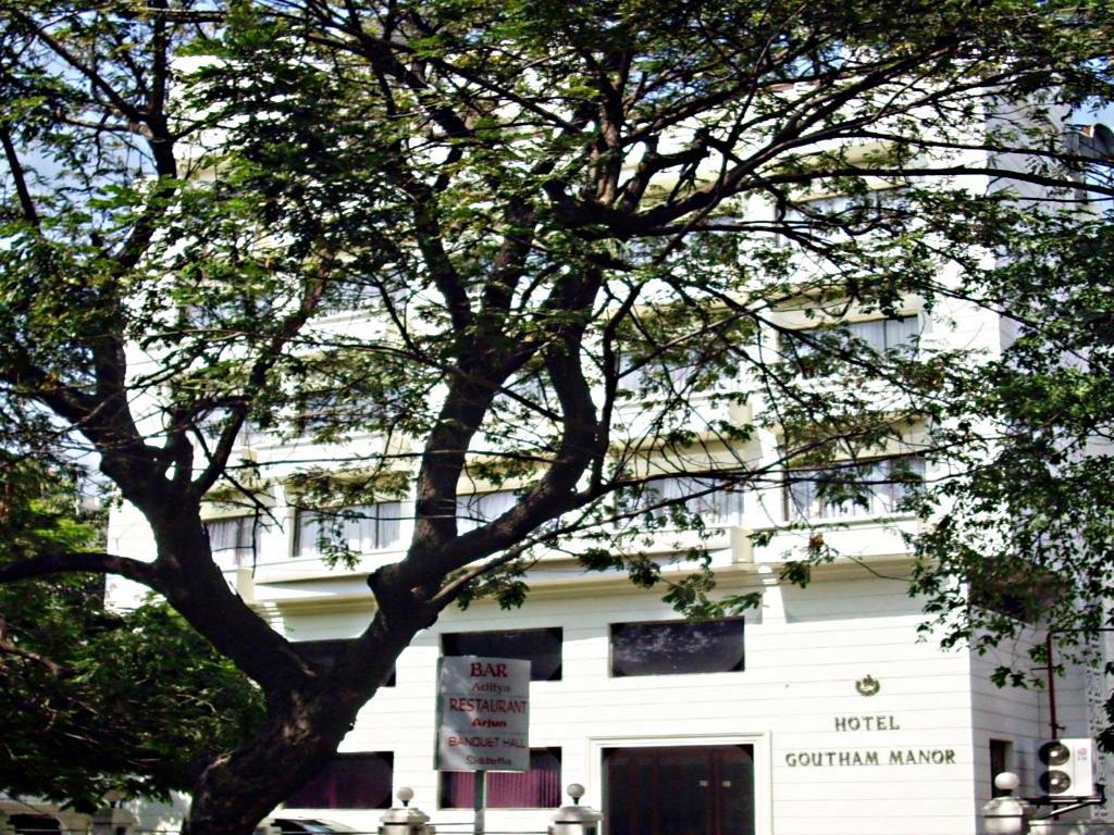 HOTEL GOUTHAM MANOR 25/25
