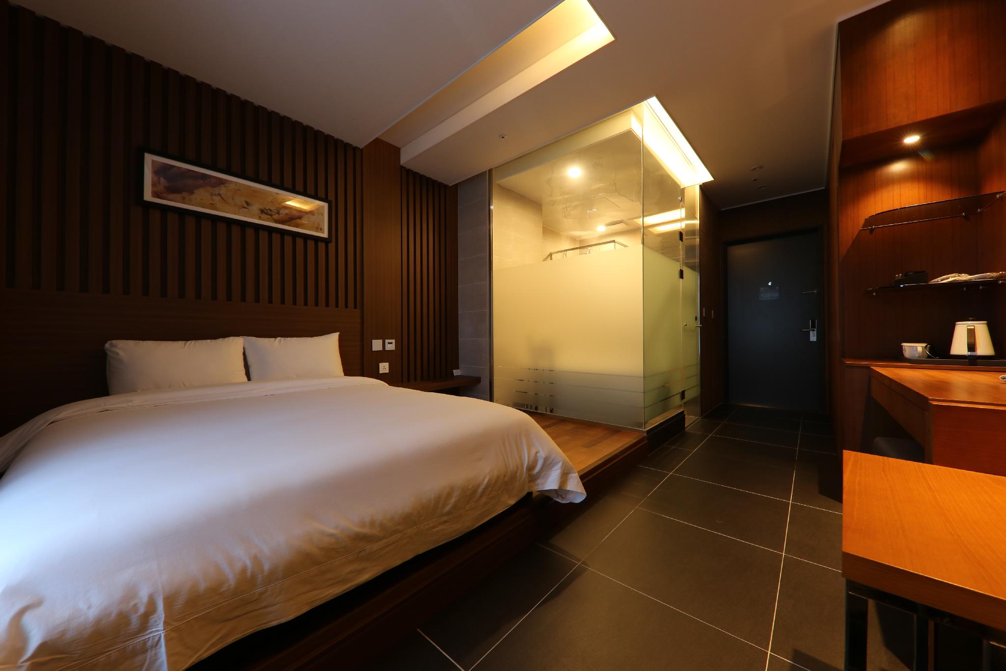 Room, Double Bed