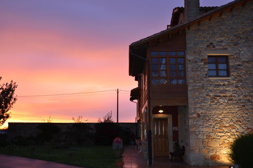 Rural La Casona De Tresali 38/50