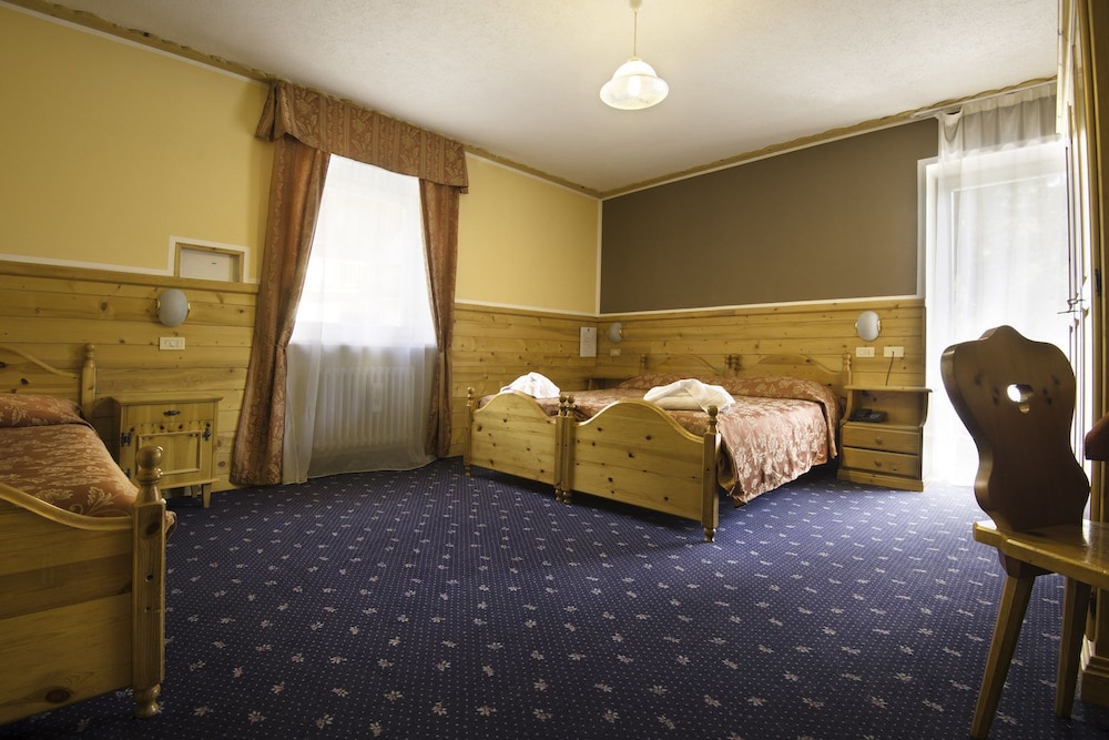 Rododendro Hotel 9/62