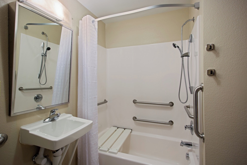 Candlewood Suites Indianapolis Northwest 72/74