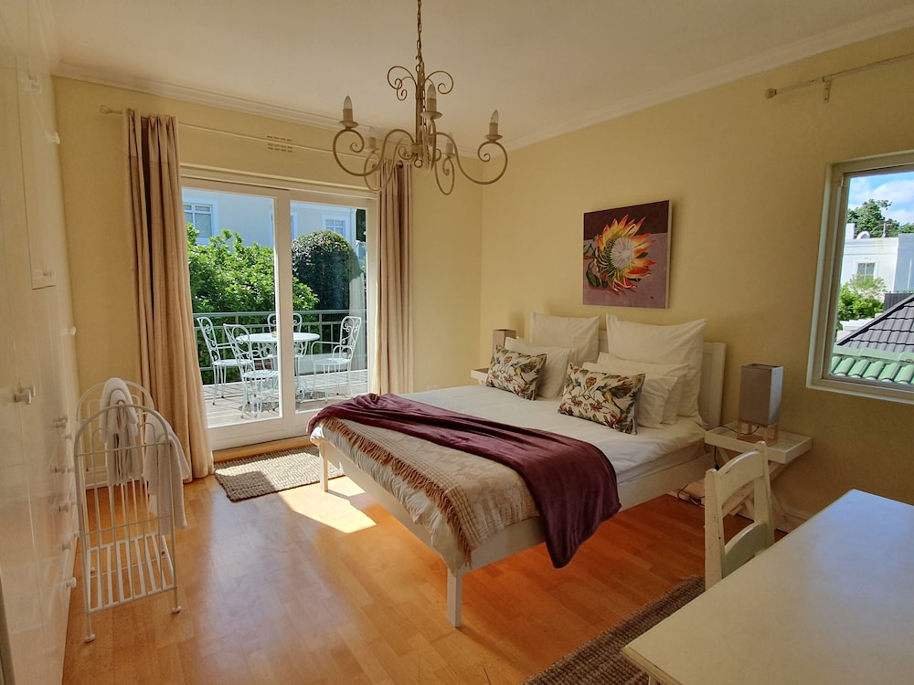 On Pinewood Guest House 7/47