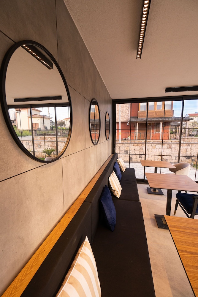 Leone Cunda Edition Otel(+12) 19/38