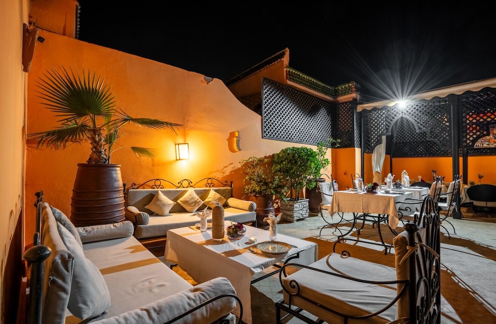 Riad Alaka 39/50