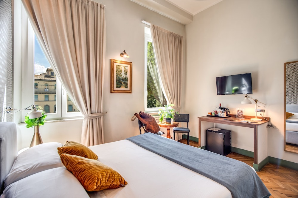 SUPERIOR, DOUBLE BED, CITY VIEW