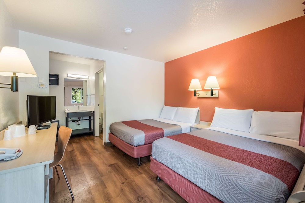Motel6 Rohnert Park, CA 20/60
