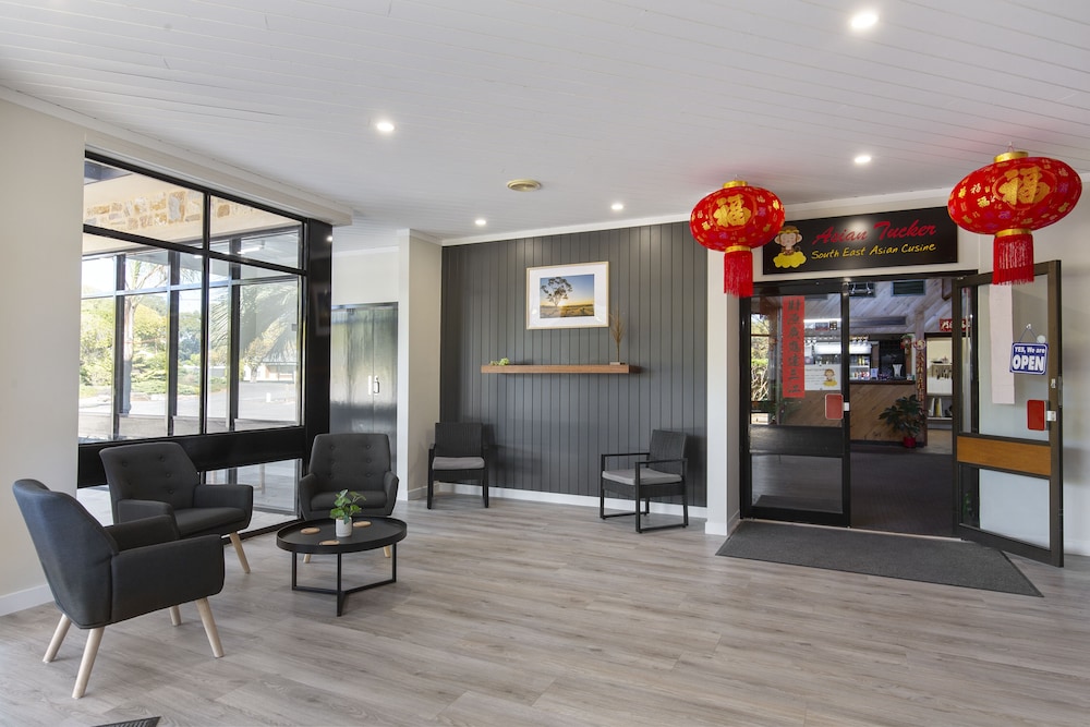 The Wine Vine Hotel 49/61